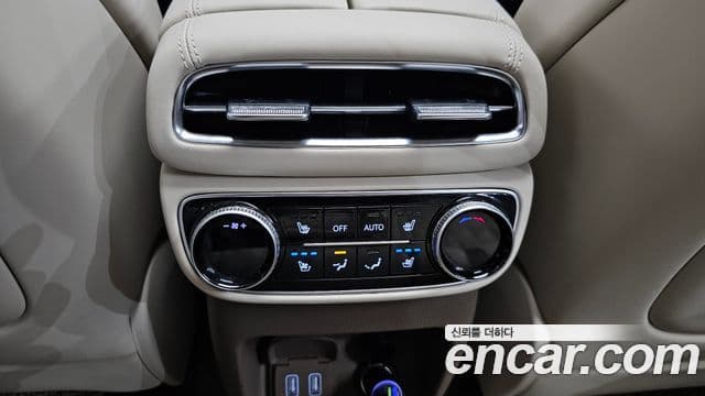 Genesis GV80 2021 — ფოტო 18/20