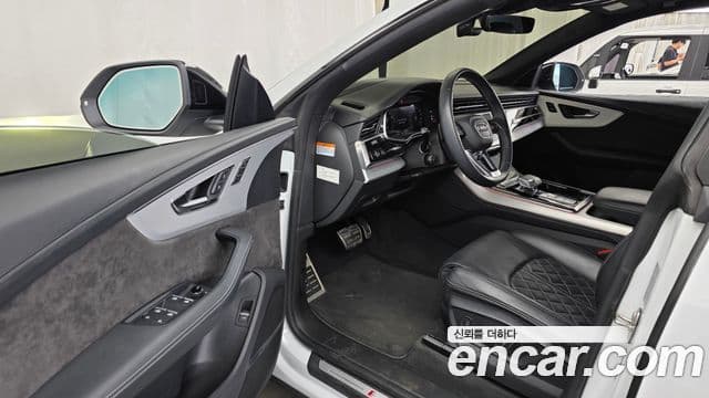 Audi Q7 2022 — Şəkil 10/20
