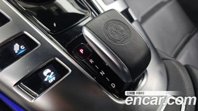 Mercedes-Benz AMG GT 2019 — Şəkil 9/20