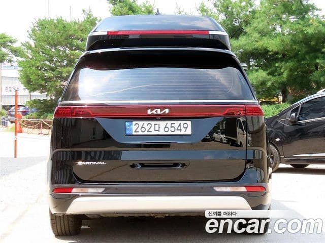 Kia Carnival 2022 — ფოტო 3/20