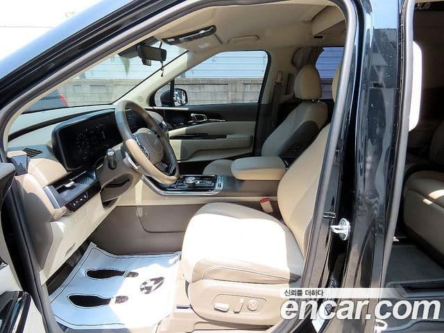 Kia Carnival 2022 — ფოტო 4/20