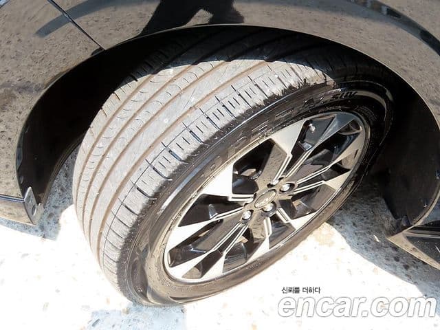 Kia Carnival 2022 — ფოტო 19/20
