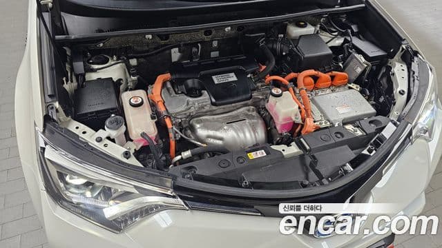 Toyota RAV4 2018 — Şəkil 18/20