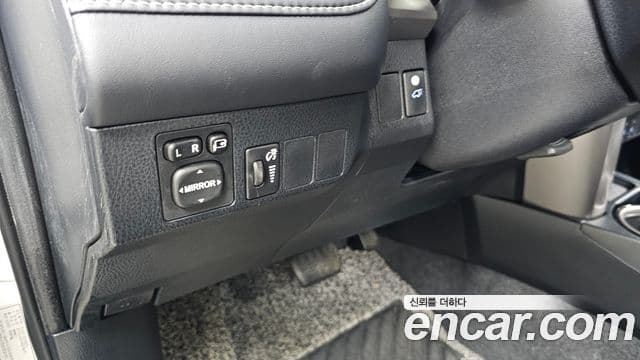 Toyota RAV4 2018 — Şəkil 2/20