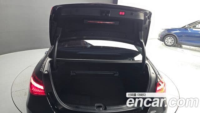 Mercedes-Benz C-Class 2022 — фото 20 из 20