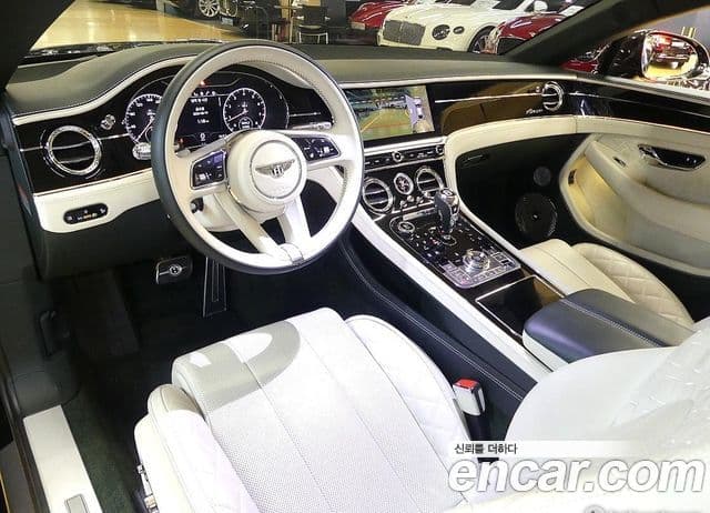 Bentley Continental GT 2023 — Фото 17/20