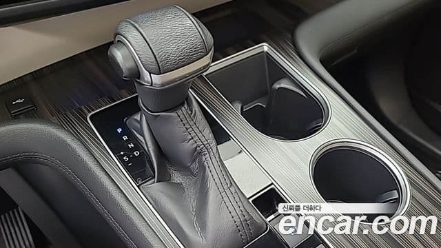 Toyota Sienna 2021 — фото 7 из 19