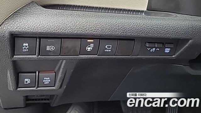 Toyota Sienna 2021 — фото 13 из 19