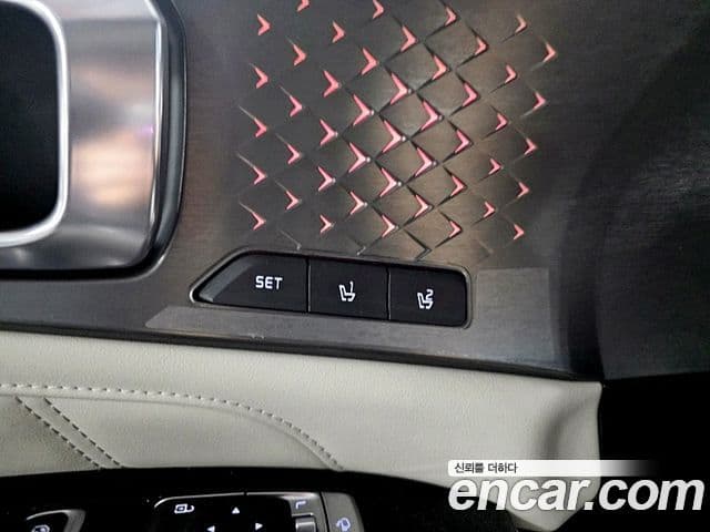 Kia Sorento 2023 — ფოტო 18/20