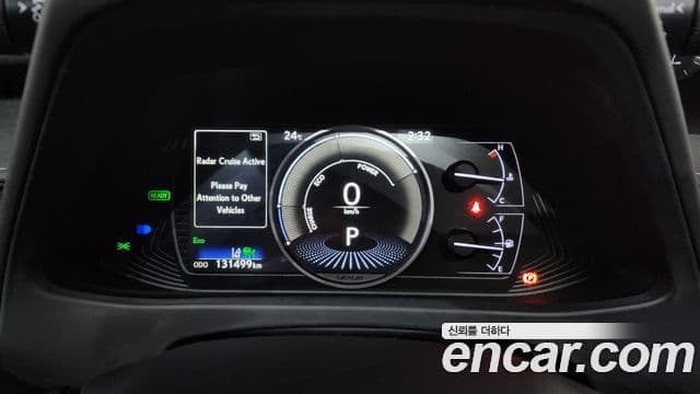 Lexus UX250h 2019 — ფოტო 8/20