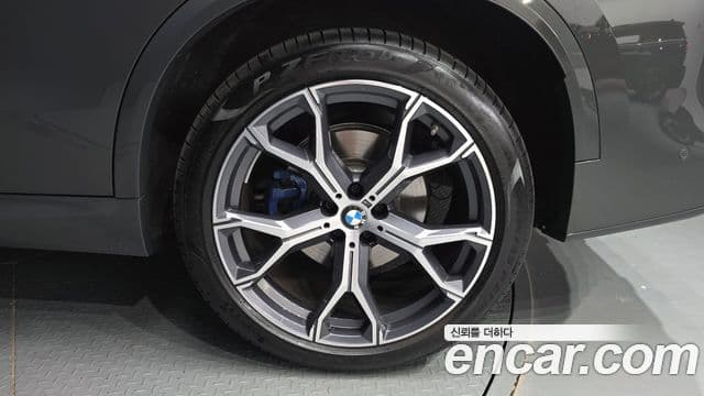 BMW X5 2025 — Photo 18/36