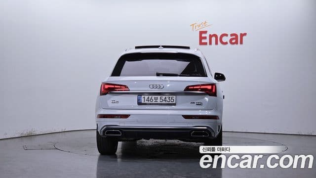 Audi Q5 2021 — ფოტო 4/20