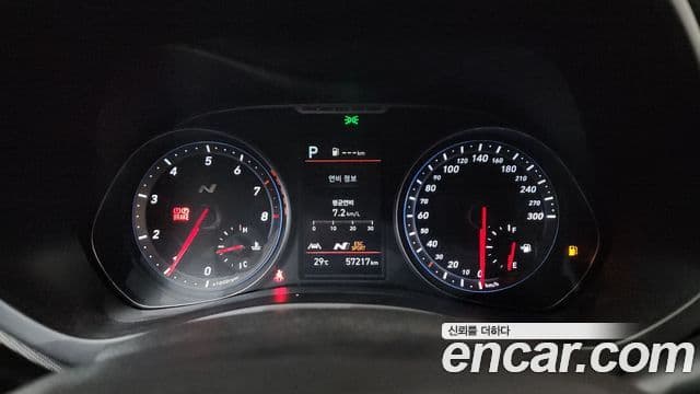 Hyundai Veloster 2021 — ფოტო 8/20