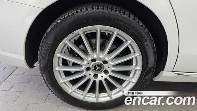 Mercedes-Benz E-Class 2020 — фото 5 из 20