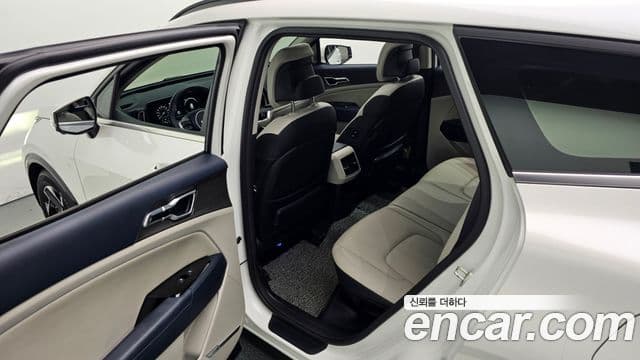 Kia Sportage 2021 — ფოტო 11/20