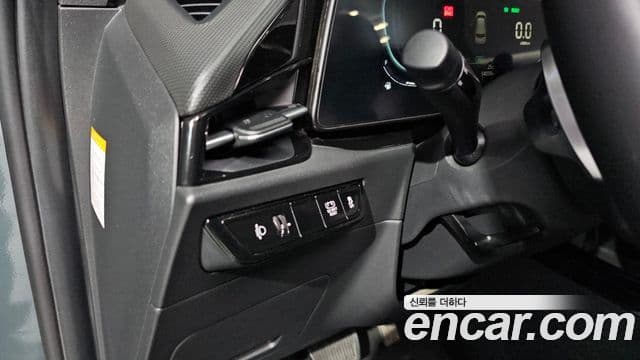 Kia Niro 2022 — ფოტო 18/20