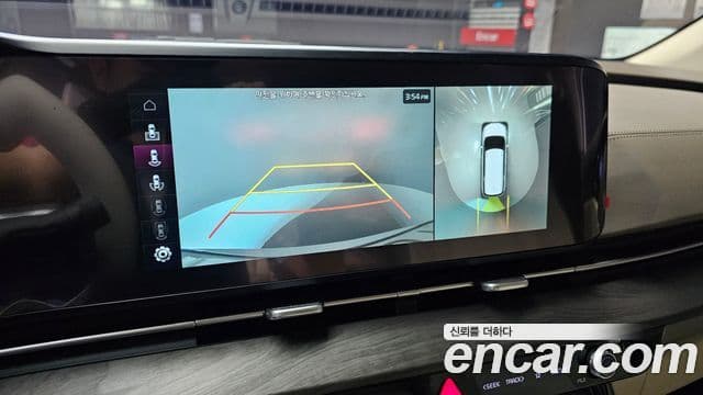 Kia Carnival 2023 — фото 15 из 20