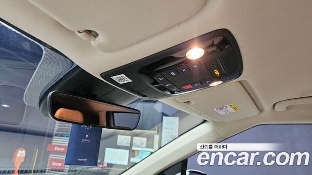 Kia Carnival 2023 — фото 18 из 20