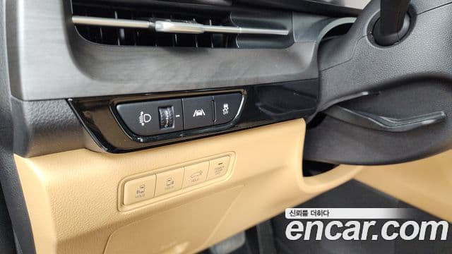 Kia Carnival 2021 — фото 16 из 20