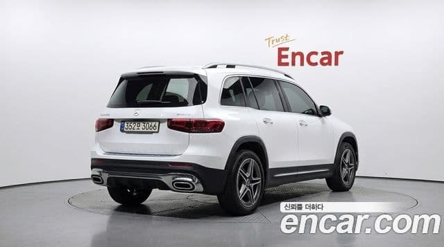 Mercedes-Benz GLB-Class 2021 — ფოტო 2/20