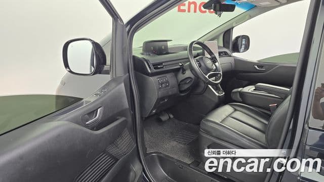 Hyundai Staria 2022 — фото 10 из 20