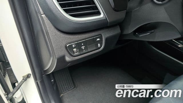 Kia Seltos 2022 — Şəkil 19/20