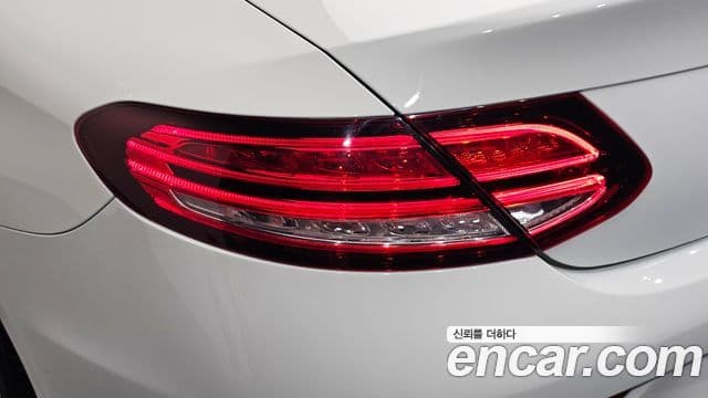 Mercedes-Benz C-Class 2019 — Photo 25/33