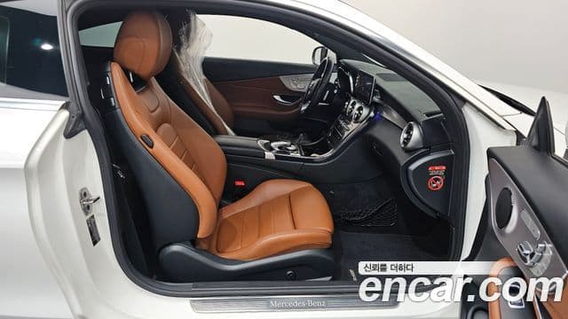 Mercedes-Benz C-Class 2019 — Photo 8/33