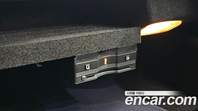 Mercedes-Benz C-Class 2019 — Photo 13/33