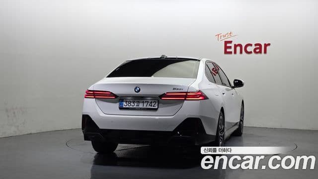 BMW 5 Series 2025 — ფოტო 4/20