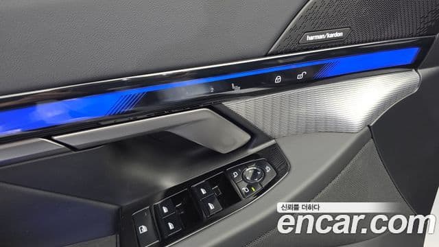 BMW 5 Series 2025 — ფოტო 13/20