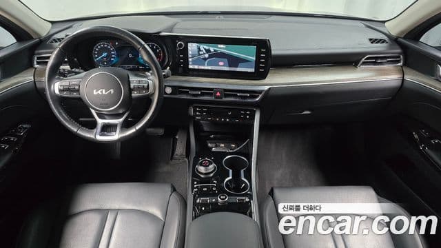 Kia K5 2023 — ფოტო 7/20