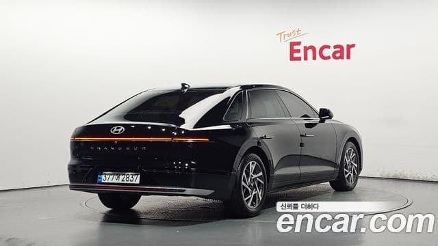 Hyundai Grandeur 2023 — ფოტო 2/20
