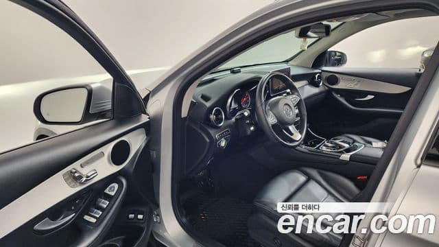 Mercedes-Benz GLC-Class 2018 — Şəkil 8/20