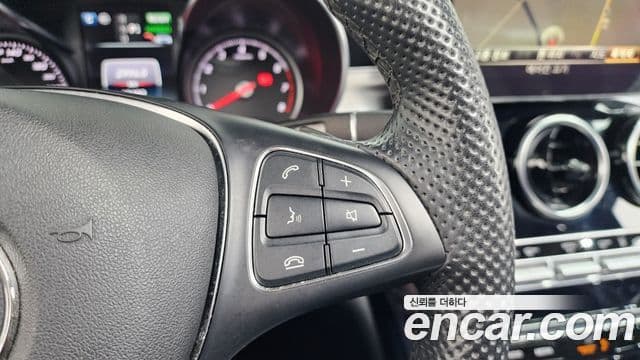 Mercedes-Benz GLC-Class 2018 — Şəkil 17/20