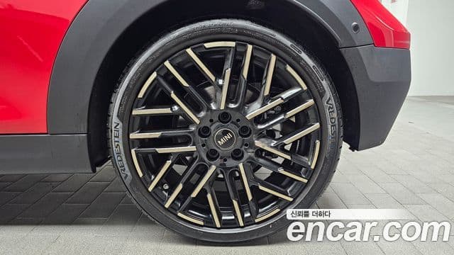Mini Cooper S Convertible 2025 — ფოტო 31/35