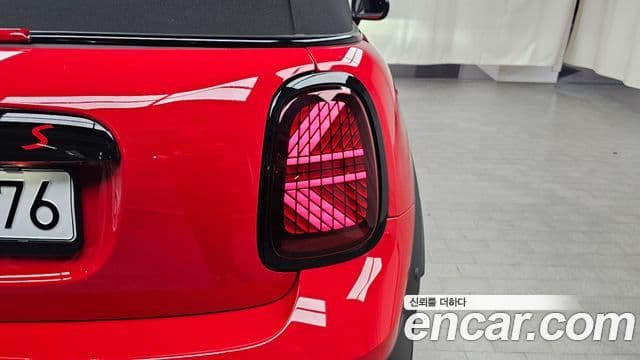 Mini Cooper S Convertible 2025 — ფოტო 22/35