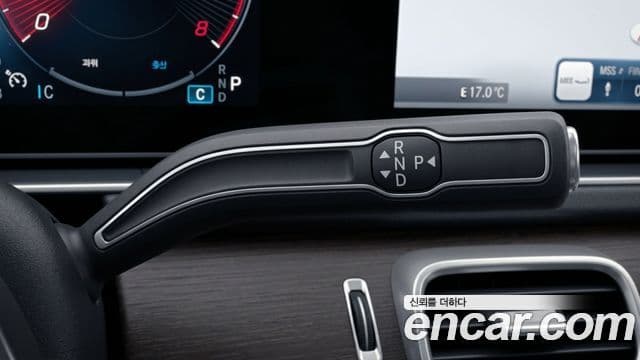 Mercedes-Benz GLE-Class 2025 — Photo 8/10