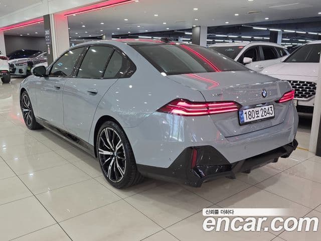 BMW 5 Series 2025 — Photo 14/17