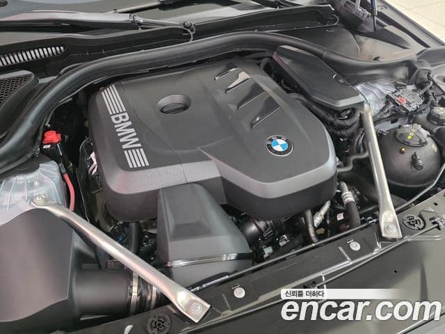 BMW 5 Series 2025 — Photo 10/17