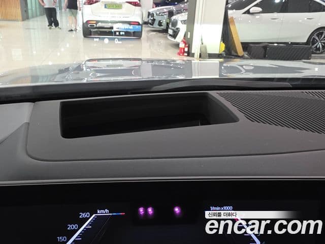 BMW 5 Series 2025 — Photo 11/17