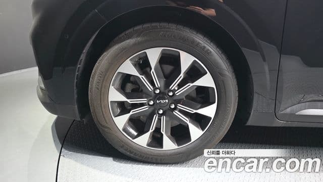 Kia Carnival 2023 — Фото 5/20