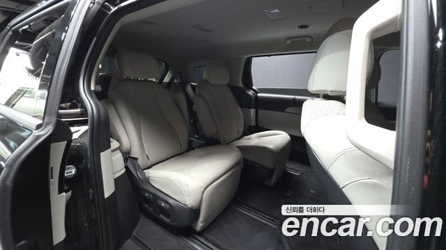 Kia Carnival 2023 — Фото 12/20