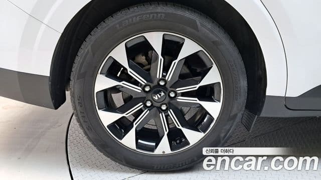 Kia Carnival 2021 — фото 5 из 20