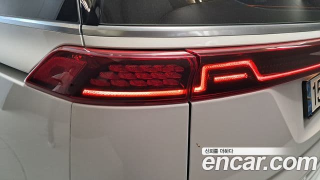 Kia Carnival 2021 — Photo 30/34