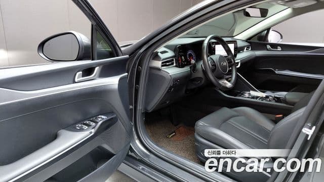 Kia K5 2021 — ფოტო 10/20