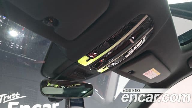 Porsche Cayenne 2023 — Photo 18/32
