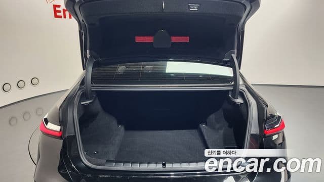 BMW 7 Series 2023 — Şəkil 19/20