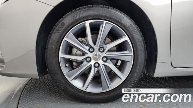 Lexus ES300h 2018 — ფოტო 5/20