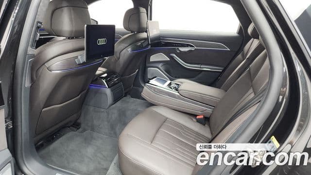 Audi A8 2021 — ფოტო 11/20